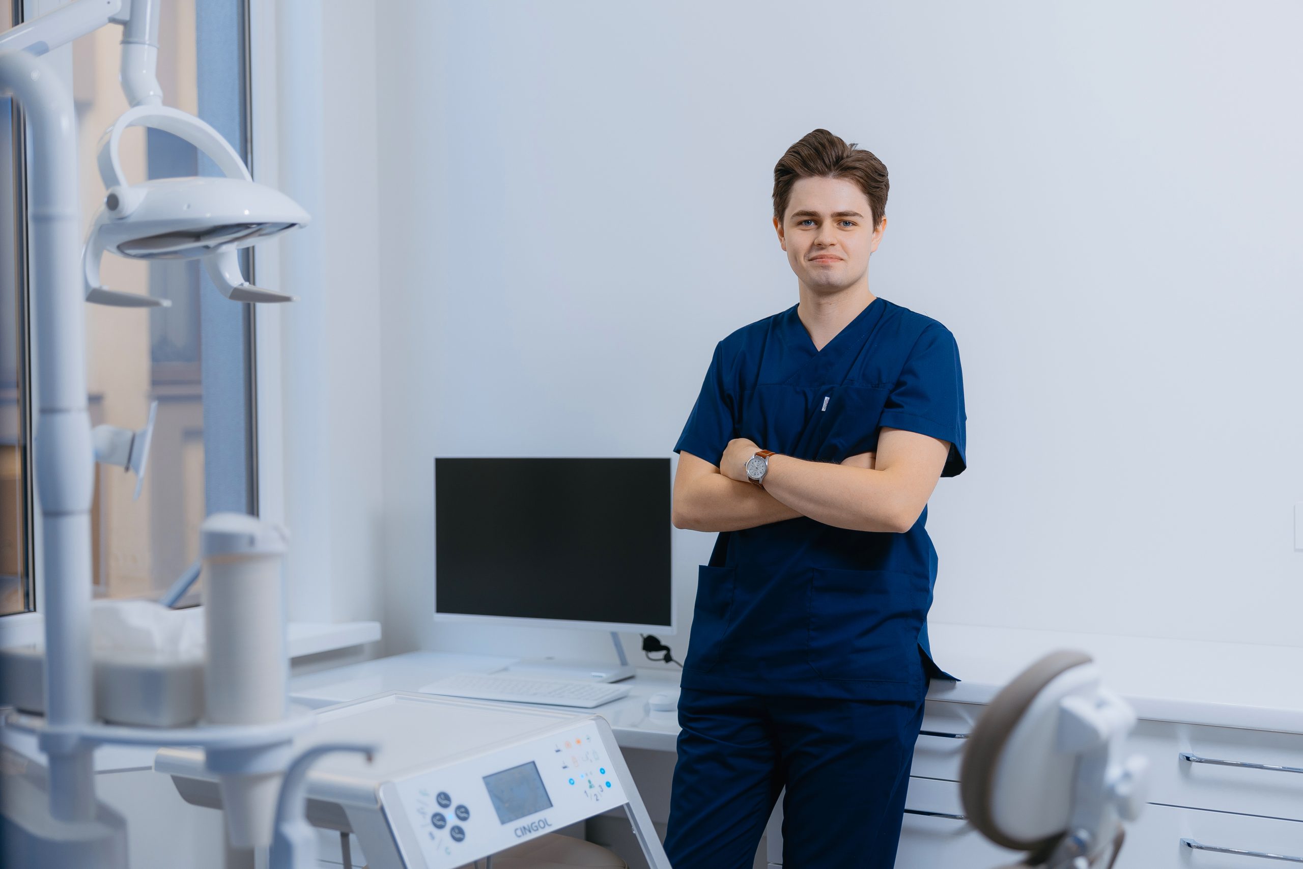 Gutiera dentară (capa) pentru bruxism în Chișinău – ce este, când ai nevoie de ea și cum te poate ajuta să scapi de durerea de dinți și maxilar